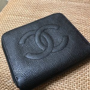 AUTHENTIC CHANEL WALLET, PRICE FIRM